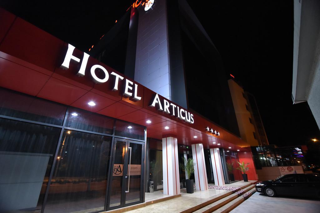 Hotel Articus Craiova Exterior foto